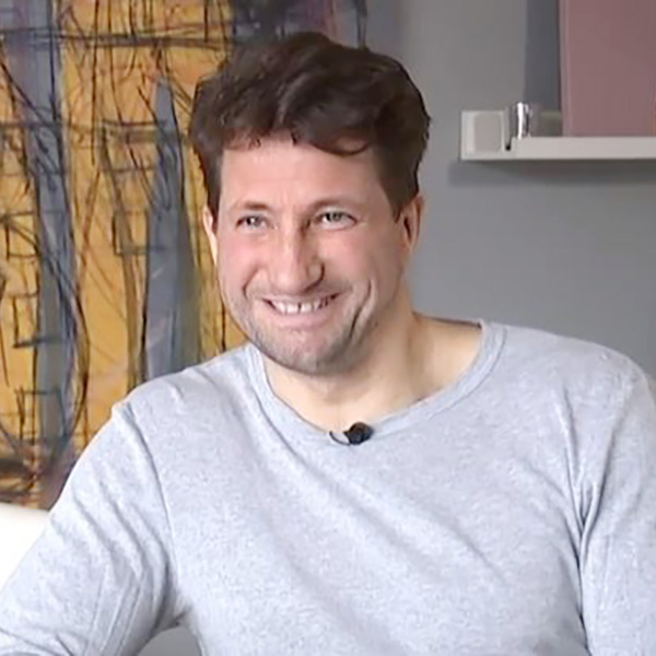 Cengiz Hakverdi - Mitarbeiter bei Maria Sanchez - EssentialCore • Sehnsucht und Hunger Cengiz Hakverdi - Mitarbeiter bei Maria Sanchez - EssentialCore • Sehnsucht und Hunger
